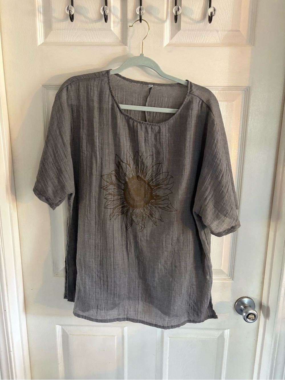 Women's Gray earthy botanical plus size Top 1x tunic sunflower shirt relaxed fit